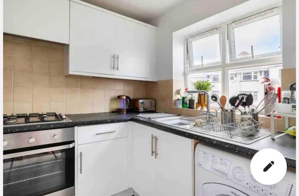 Town Centre White House Apartment Bournemouth Exterior photo